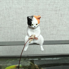 Cartoon Fishing Cat Aquarium Ornament – Whimsical Fish Tank Decoration (7 Colors)